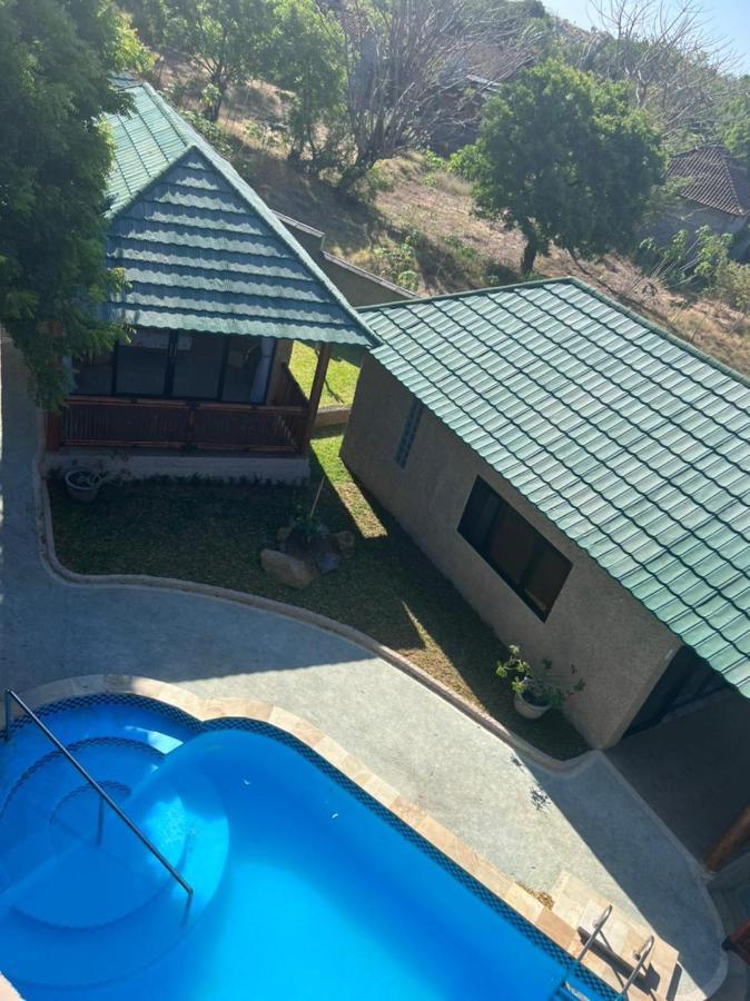Lunar Dive Resort: Bamboo Villas Kubu Eksteriør billede